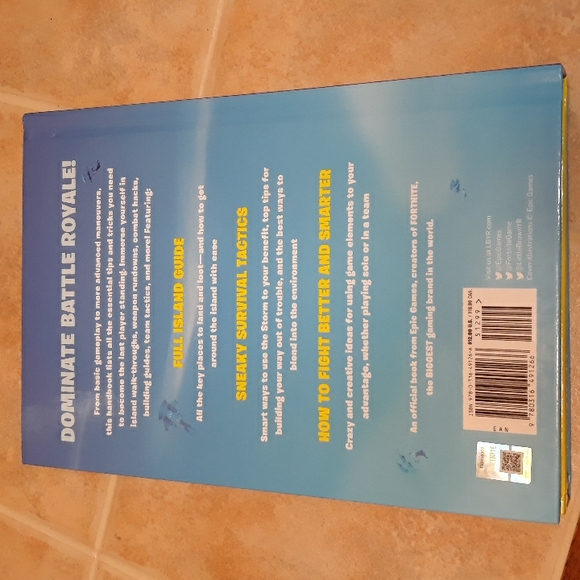 Official Fortnite Battle Royale Survival Guide Book - Picture 3 of 8
